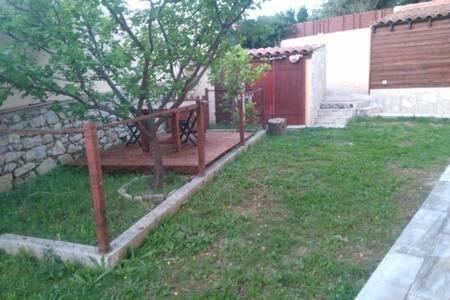Tres Confortable Studio Maison Au Pied Dufaron Villa Toulon Bagian luar foto